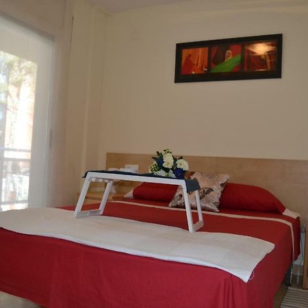 Apartamento Luminoso y amplio apartamento en Salou con piscina Exterior foto