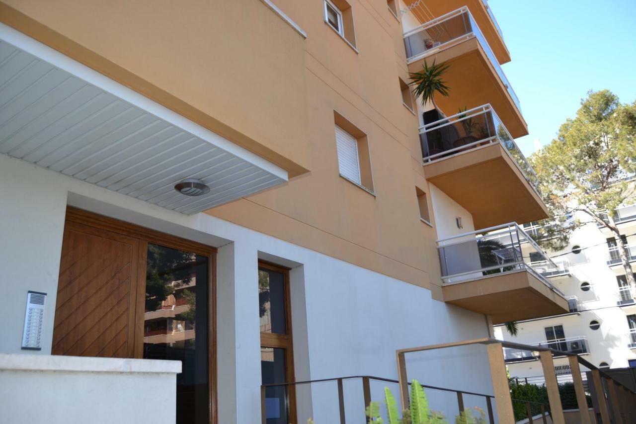Apartamento Luminoso y amplio apartamento en Salou con piscina Exterior foto