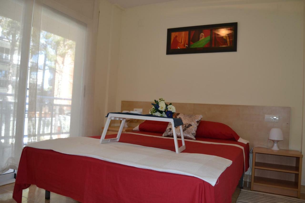 Apartamento Luminoso y amplio apartamento en Salou con piscina Exterior foto